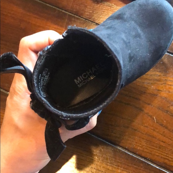 Michael Kors toddler boots size 6 - Picture 3 of 4